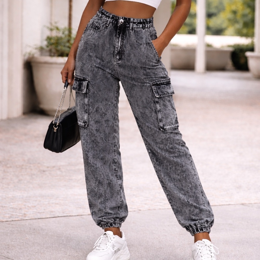 SHEIN Black Acid Wash Cargo Jeans